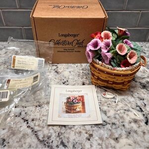 Longaberger Collectors Club May Series Miniature Petunia Basket